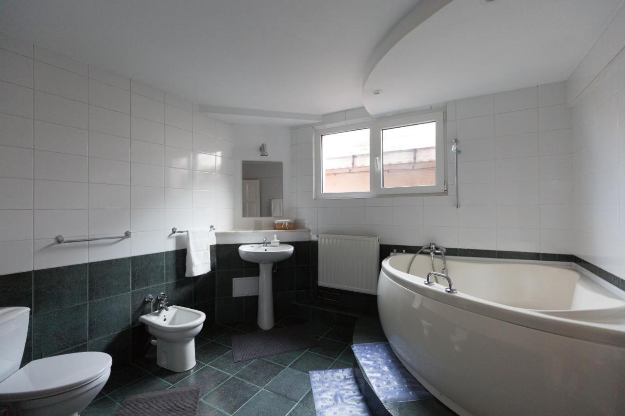 Hotel Casa Ris à Târgu Jiu Extérieur photo