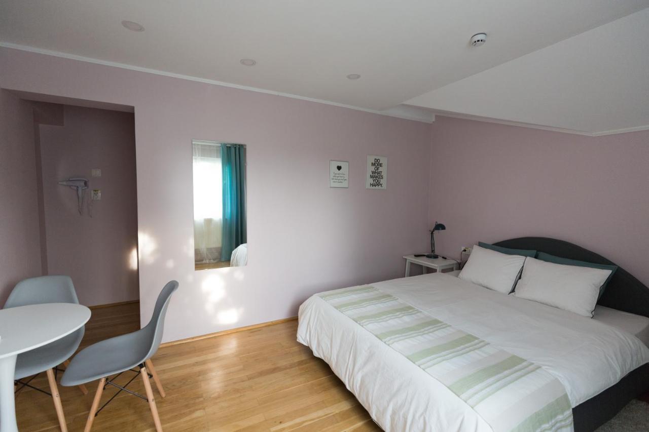 Hotel Casa Ris à Târgu Jiu Extérieur photo