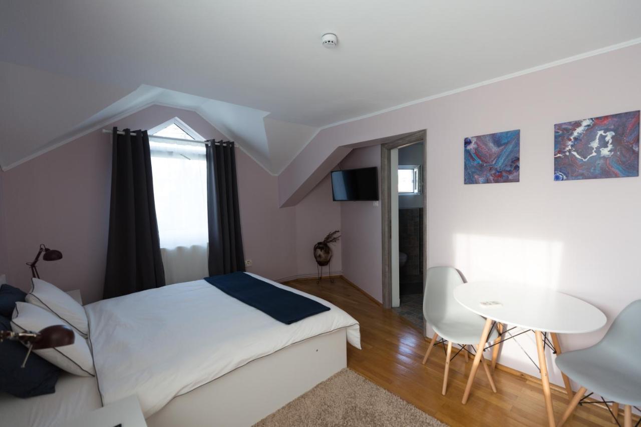 Hotel Casa Ris à Târgu Jiu Extérieur photo