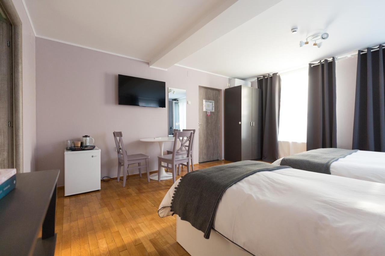 Hotel Casa Ris à Târgu Jiu Extérieur photo